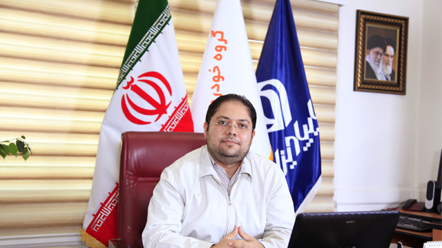 بهمن احمد‌نيا--معاون بازاریابی و فروش